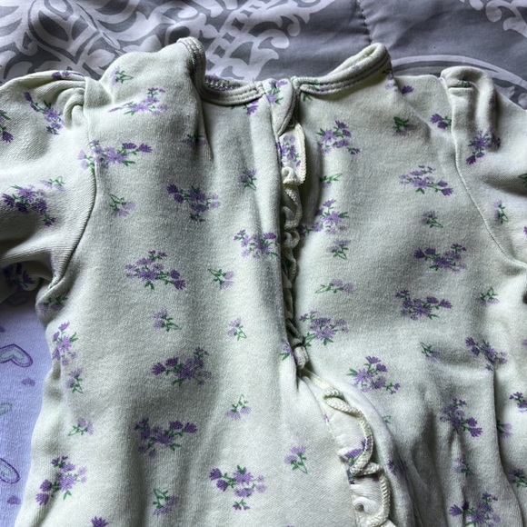Baby onesies - Picture 2 of 6